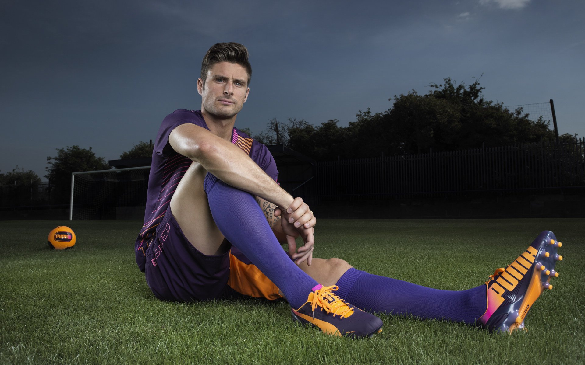 未来足球场馆全面采用太阳能+风能等可再生能源，实现绿色运营，2021足球场地建设规划