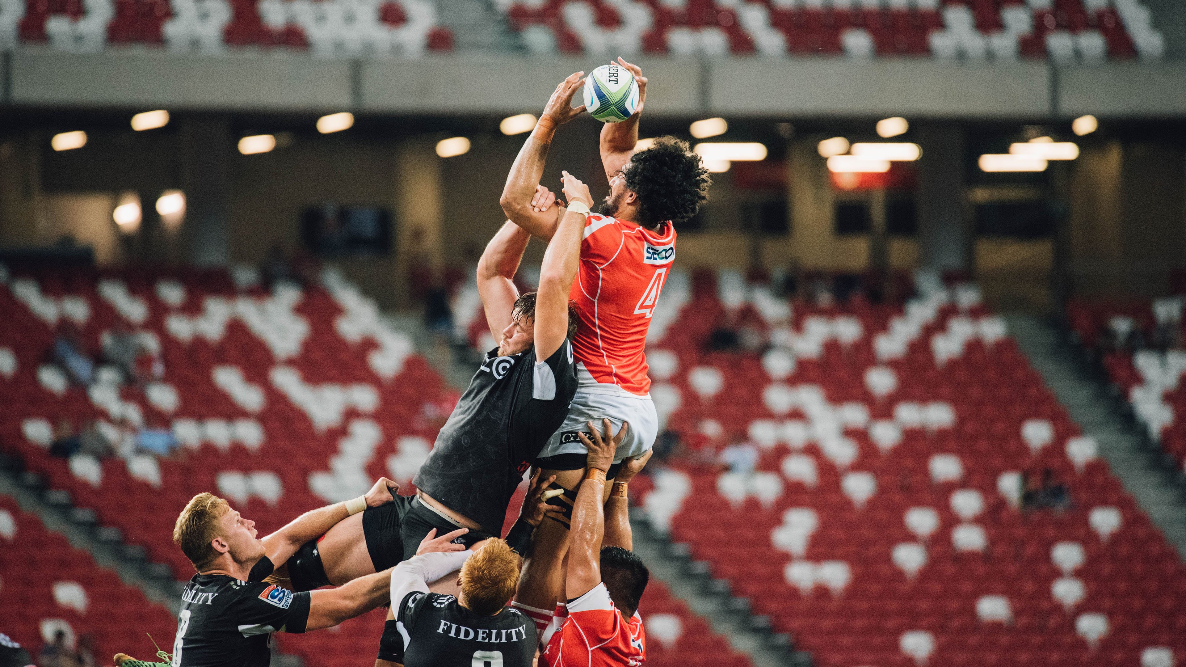 爱游戏网站-“攻势狂飙！攻防转变瞬间，比赛高潮迭起”，攻防实战